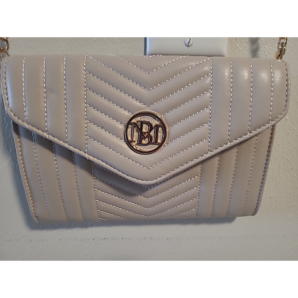 Studio Badgley Mischka Beige Chevron Quilted Chain Strap Crossbody Purse Bag